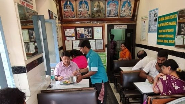YSRCPs MP Parimal Nathwani enjoyed South Indian food at the Mysuru