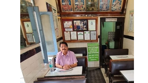 YSRCPs MP Parimal Nathwani enjoyed South Indian food at the Mysuru