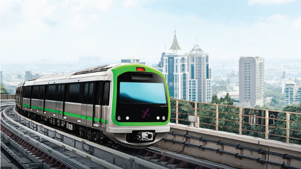 Re train derailed on railway track in Bengaluru Metro near Rajajinagar Re train derailed on railway track in Bengaluru Metro near Rajajinagar