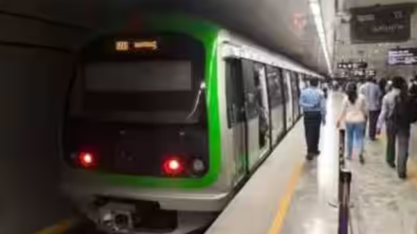 Namma Bengaluru metro officials caught and fined a YouTuber who ate Gobi Manchuri and ran away