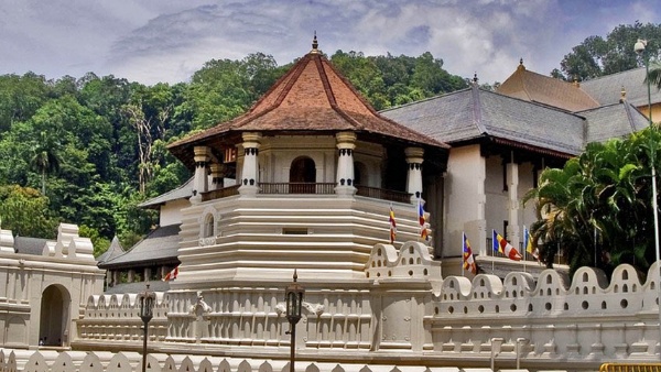 free tourist visas to Indians visiting Sri Lanka