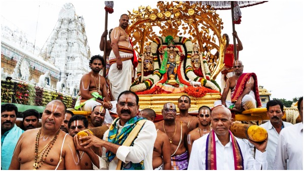 Rs 111 crore in Hundi at a record level in Tirumala, cancellation of services and SSD tokens 