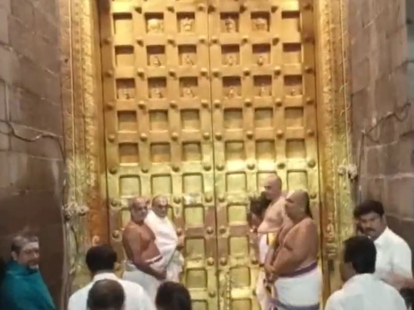 After the lunar eclipse 2023, the TTD officials reopened the Sri Venkateswara Shrine doors 
