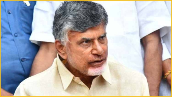 tdp chief chandrababu naidu reached undavalli house