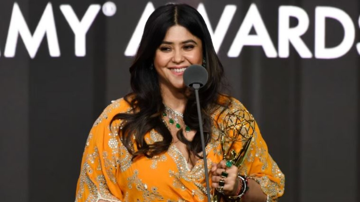 ఎమ్మీ అవార్డు అందుకున్న తొలి భార‌తీయ మ‌హిళ ద‌ర్శ‌కురాలిగా ఏక్తా ...