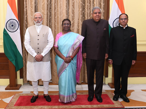 Retired IAS from Telangana, Heeralal Samariya takes oath as CIC