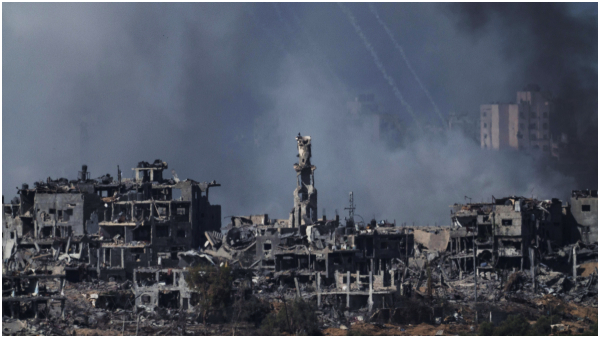 Israel attacks the biggest hospital in Gaza,says will evacuate babies