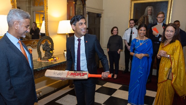 EAM Jaishankar reportedly presented Rishi Sunak with a Lord Ganesha statue and a cricket bat signed by Virat Kohli