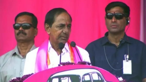 KCR hits out at congress party in sathupalli public meeting