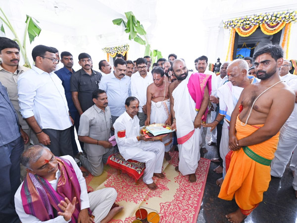 CM KCR offered prayers at Koinapally temple before filing papers from Gajwel and Kamareddy CM KCR offered prayers at Koinapally temple before filing papers from Gajwel and Kamareddy