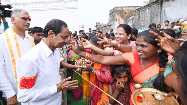 CM KCR offered prayers at Koinapally temple before filing papers from Gajwel and Kamareddy CM KCR offered prayers at Koinapally temple before filing papers from Gajwel and Kamareddy