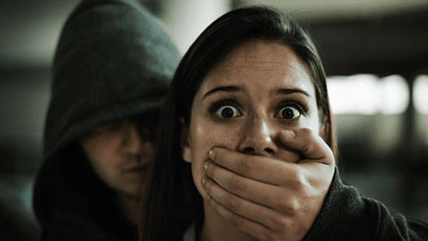 The accused kidnapped the unmarried lady teacher in an Innova car in front of the school in Hassan