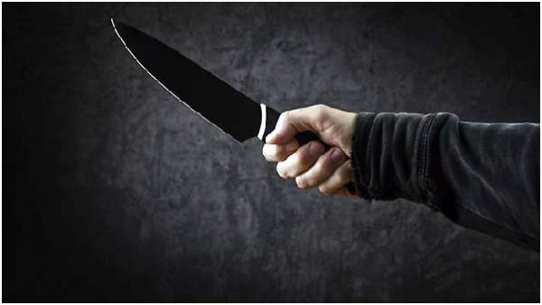 Mother and daughter were attacked with a machete after asking to return the loan taken for marriage