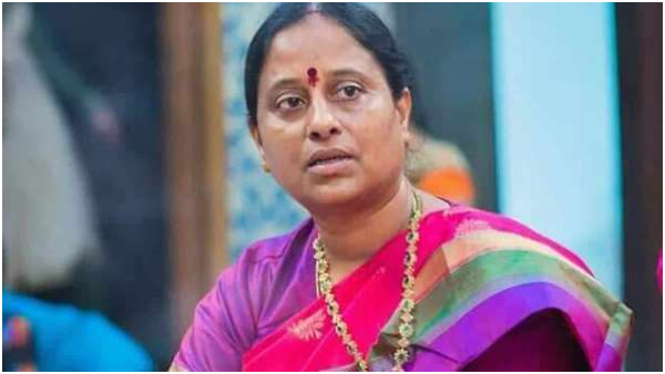  Konda Surekha went to BRS party office and asked to vote for Congress!!