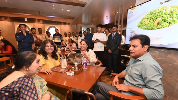 Telangana assembly elections 2023: KTR enjoyed tea at Cafe Niloufer during the campaign 