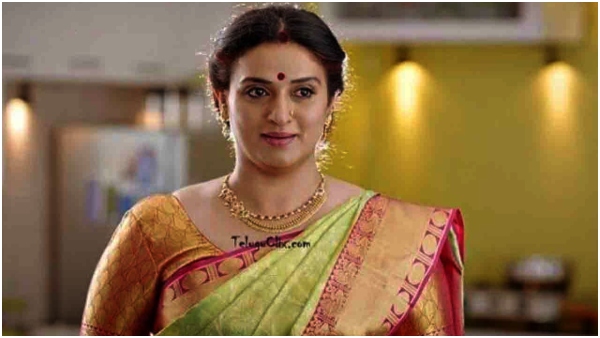 pavitra lokesh charges daily one lakh rupee