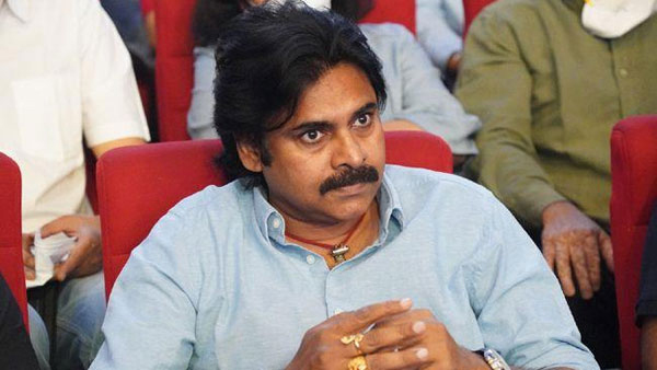pawan kalyan rejected guntur karam movie