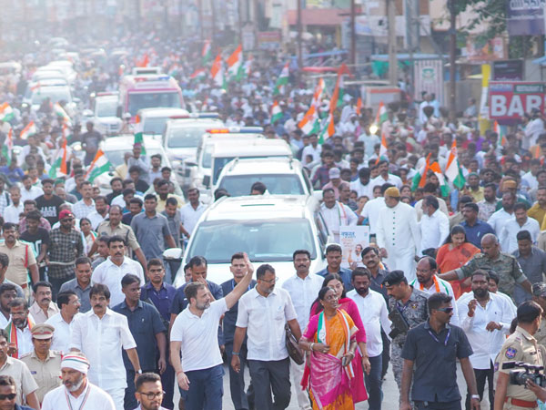 warangal crowded with Rahul Gandhi padayatra; Josh in Congress; this is What Rahul said!!