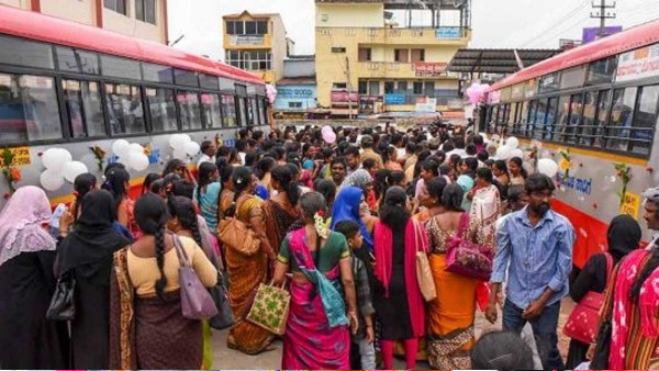 Rush in bus stands: Voters going to their hometowns!!