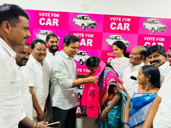 BJP leader Tula Uma joins BRS on the presence of minister KTR BJP leader Tula Uma joins BRS on the presence of minister KTR