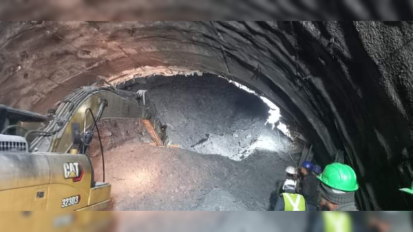 under construction tunnel collapsed in uttarakhand, 40 stranded, food, oxygen supply through pipe