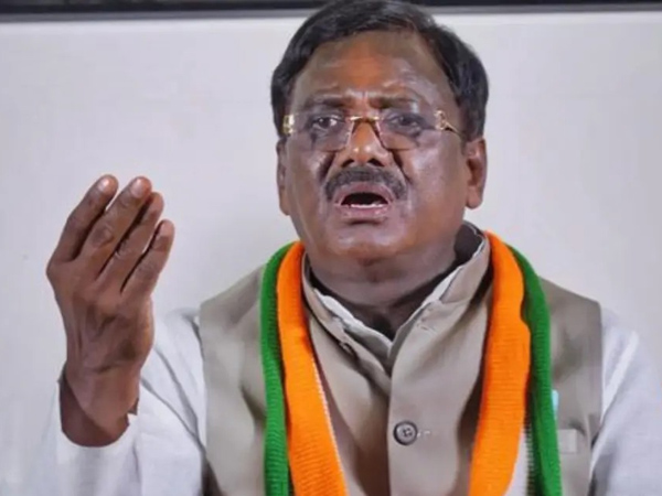 IT dept raids on Congress candidate G Vivekanandas residence in Telangana