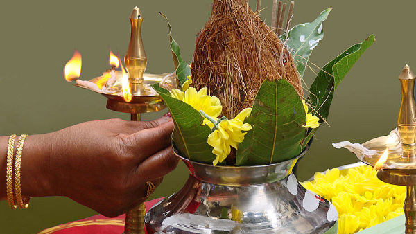 Which particular oil should be used to light the lamps?