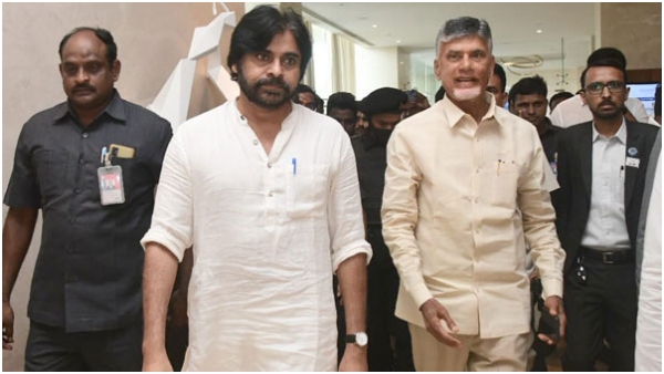 Pawan Kalayn meets Chandra Babu at Hyderabad, Discussions on seat Sharing and District Tours