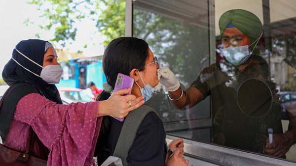 Karnataka decides to conduct corona virus tests for those coming from Tamil Nadu and Kerala Karnataka decides to conduct corona virus tests for those coming from Tamil Nadu and Kerala