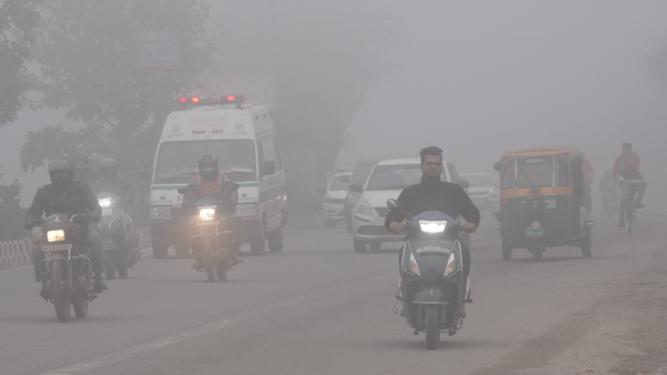 delhi fog: 110 flights delayed, and number of trains affected due to poor visibility