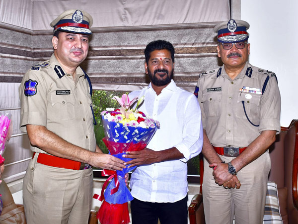 DGP Anjani Kumar Reaches REvanth House, Amid Congress wins power in the State DGP Anjani Kumar Reaches REvanth House, Amid Congress wins power in the State