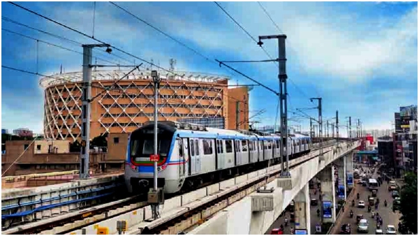 Metro train will run till 12:15 PM on December 31 Metro train will run till 12:15 PM on December 31