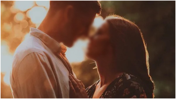 A boyfriend who had physical contact with his girlfriend and eventually raped her with his friends A boyfriend who had physical contact with his girlfriend and eventually raped her with his friends