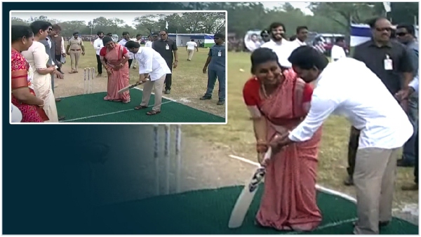 ys jagan teaches batting coaching to minister rk roja in adudam andhra programme ys jagan teaches batting coaching to minister rk roja in adudam andhra programme