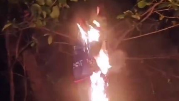  IPL 2024: Mumbai Indians jersey, caps and the flags torched by the fans.