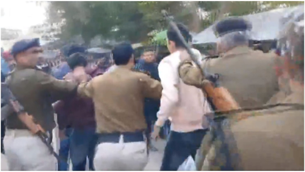  The criminal who came to the court was shot dead with revolvers in front of the police in Patna.