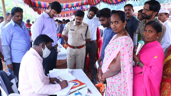 Netizens praising Volunteer system in AP, while comparing with People lines for guarantee schemes in TS