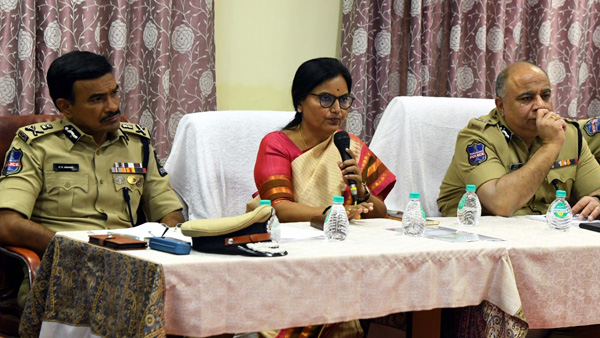  Traffic restrictions in hyderabad due to CM Oath taking programme