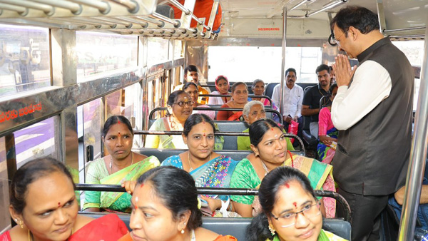 TSRTC MD Sajjanar inspects MGBS 