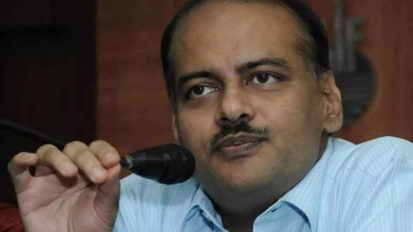 CM Revanth Reddy chose senior bureaucrat Sheshadri to head the crucial Chief Ministers Office CM Revanth Reddy chose senior bureaucrat Sheshadri to head the crucial Chief Ministers Office