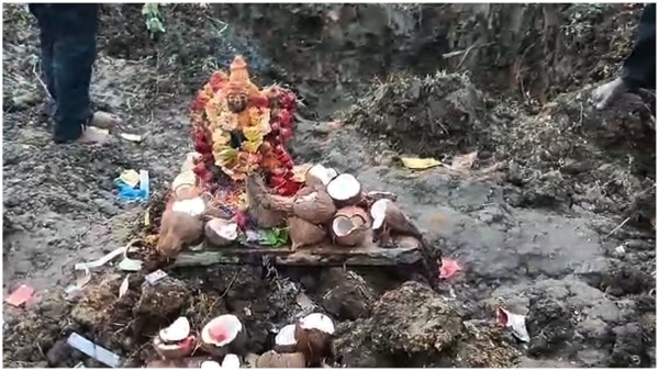 The statue of Ammavaru was exposed in Sugalimetta area The statue of Ammavaru was exposed in Sugalimetta area
