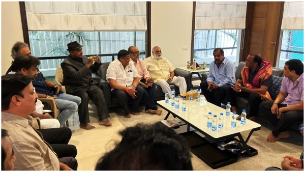 Tollywood team including Dil Raju and K Raghavendra Rao met Minister Komatireddy Venkata Reddy Tollywood team including Dil Raju and K Raghavendra Rao met Minister Komatireddy Venkata Reddy