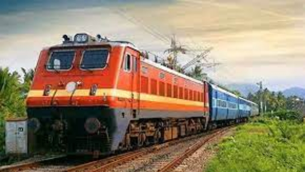 cyclone michaung affect: scr cancelled 140 trains in telugu states from dec 3 to dec 6