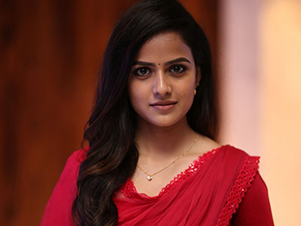 baby heroine vaishnavi chaitanya sensational decision