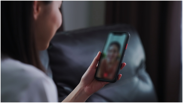 Facebook girlfriend who blackmailed and collected lakhs of rupees by talking naked in a video call