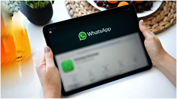 An employee who crushed a senior official for being removed from the companys WhatsApp group in Pune An employee who crushed a senior official for being removed from the companys WhatsApp group in Pune