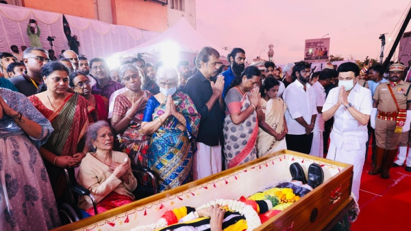 Vijayakanths funeral with government honors, Tamil Nadu CM MK Stalin attended the captains funeral.