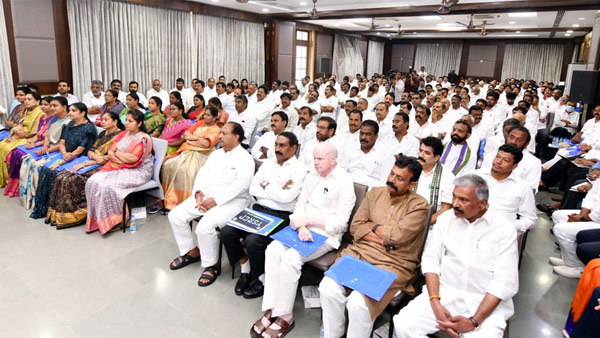  YSRCP MLAs queue to Tadepalli.. trying to please cm Jagan on tickets