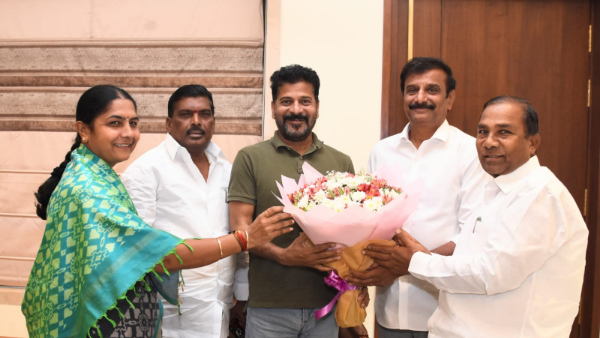 Four BRS mlas meets cm revanth reddy