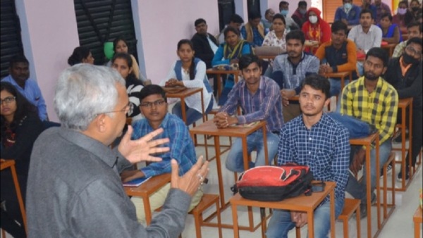 Coaching Centres Cant Enroll Students Below 16 Years: Central Government